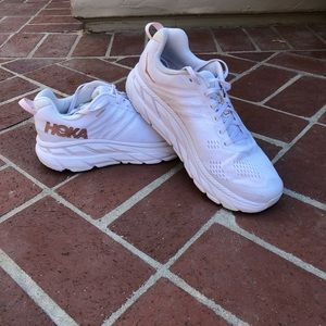 Hoka Clifton 6 - Women’s size 9